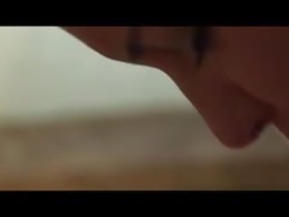 اثنان مثليات استمتع climaxing من اللحس