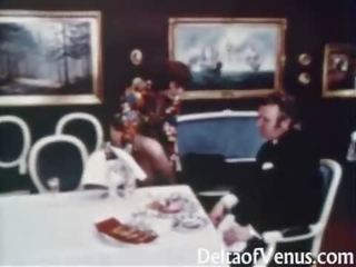Wijnoogst porno 1960s - harig rijpere brunette - tafel voor drie